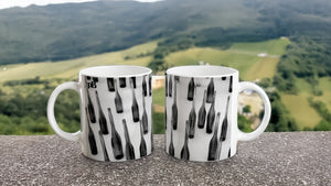 BOTTLES 07 BLACK_11oz (32 cl) Ceramic Mug - PBDesigns